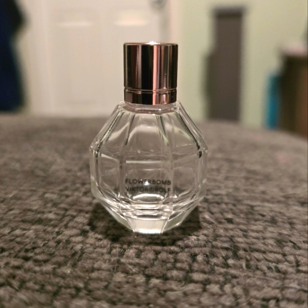 Viktor & Rolf | Flower Bomb Empty .24floz Bottle